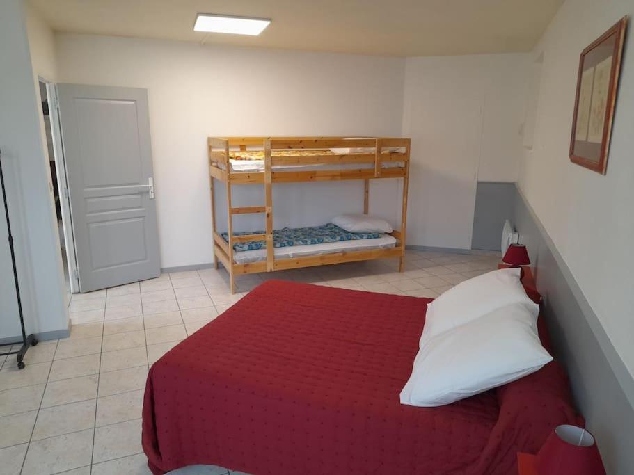 Appartement Au Bord Du Canal Montbard Zewnętrze zdjęcie