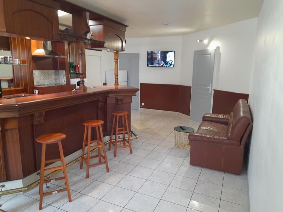 Appartement Au Bord Du Canal Montbard Zewnętrze zdjęcie