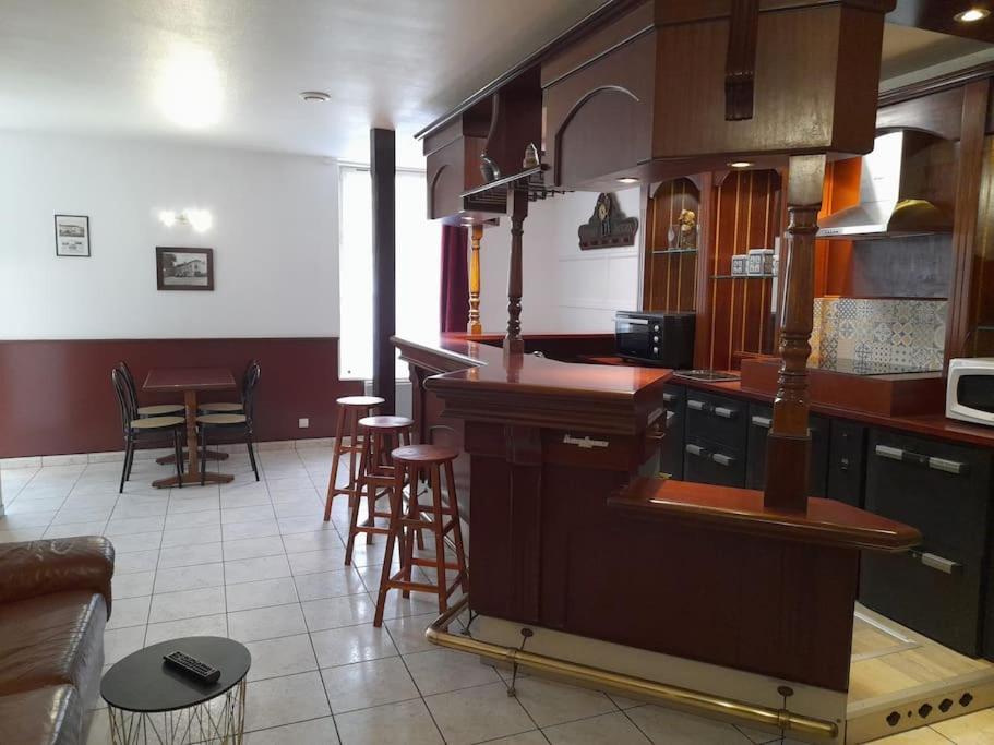 Appartement Au Bord Du Canal Montbard Zewnętrze zdjęcie
